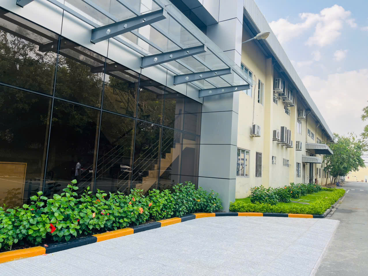 Thi công cảnh quan công ty và khu công nghiệp 