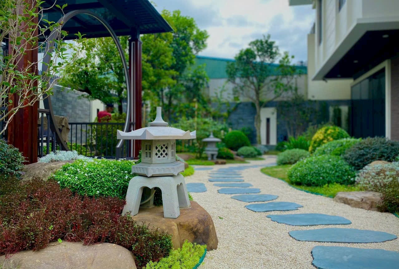 Cách lát đá bước bộ làm lối đi trong sân vườn