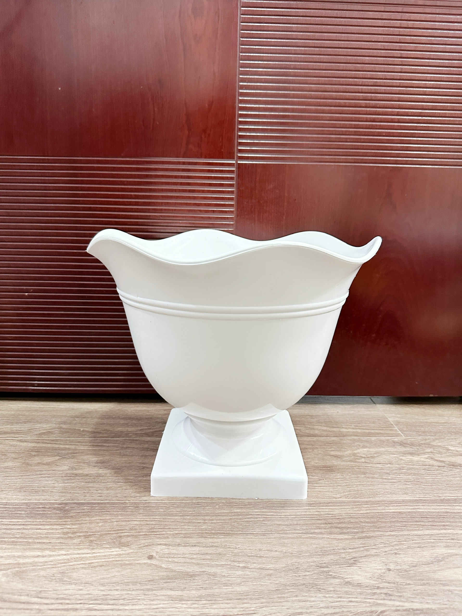 Chậu Ly Chân Vuông Bèo 350x300x180 Cm