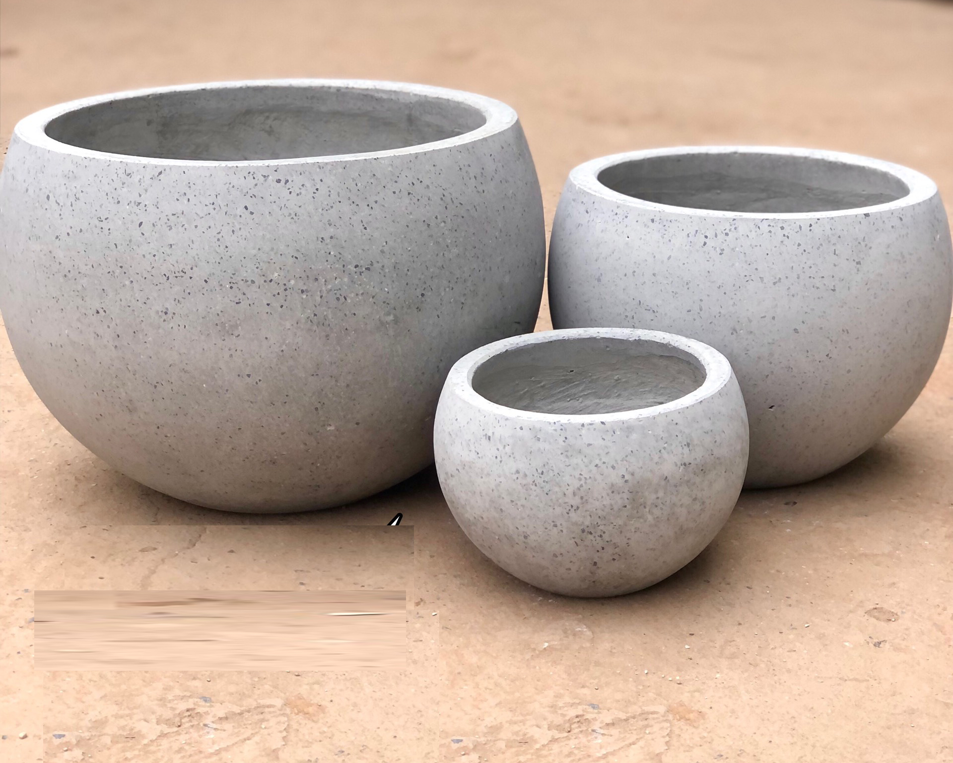 Chậu xi măng đá mài gáo dừa 34x34 cm