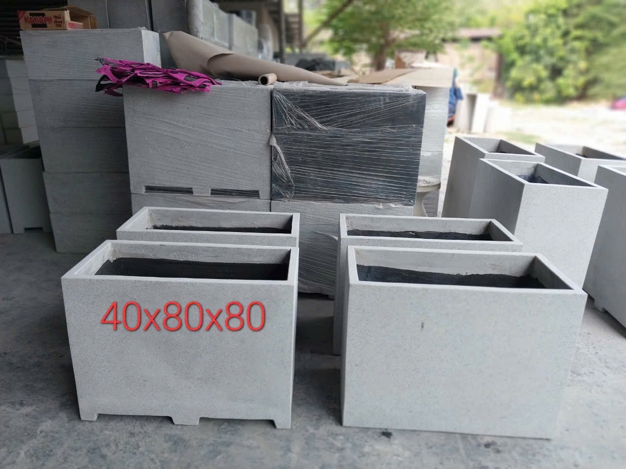 Chậu xi Măng đá mài có chân hình chữ nhật