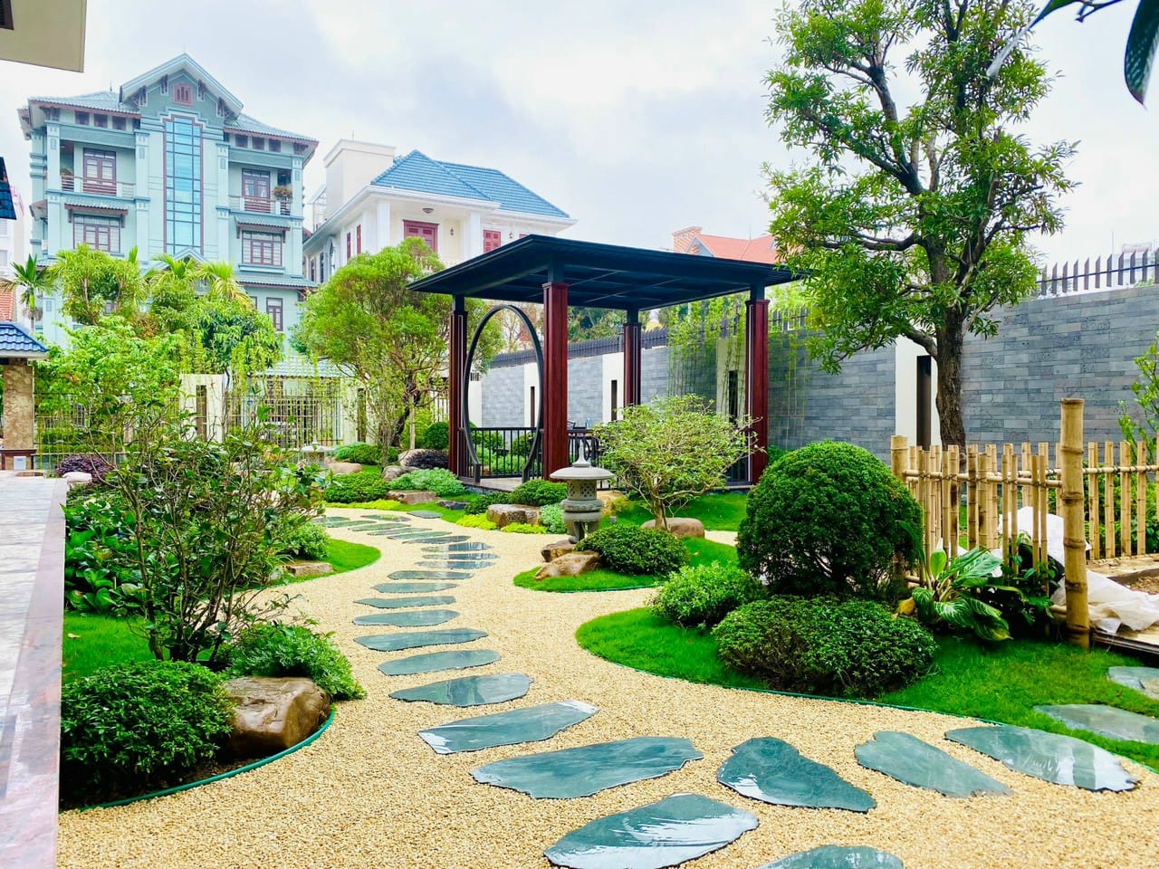 Mẫu trồng cây sân vườn đep